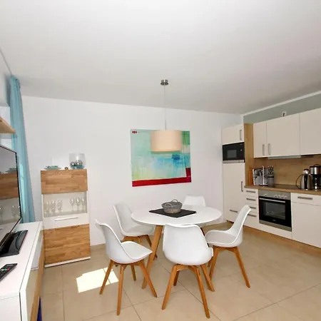 strandnahe FeWo mit Terrasse, gratis Nutzung vom AHOI Erlebnisbad und Sauna in Sellin - Rex Rugia FeWo 11-2 Apartment Lobbe