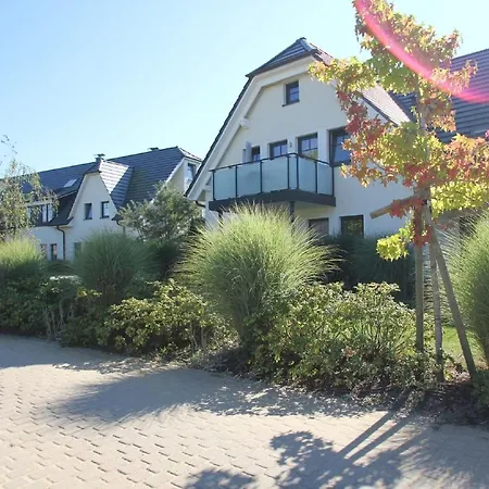 Rex Rugia: Beachside With Terrace And Access Apartment Lobbe
